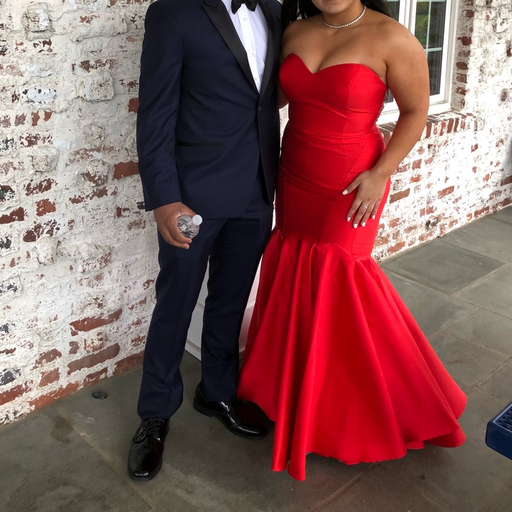 fitted floor length prom dress!!